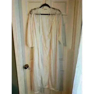 VINTAGE LADY CAMEO of Dallas WHITE SIZE MEDIUM NYLON ROBE Bridal 70s Nightgown